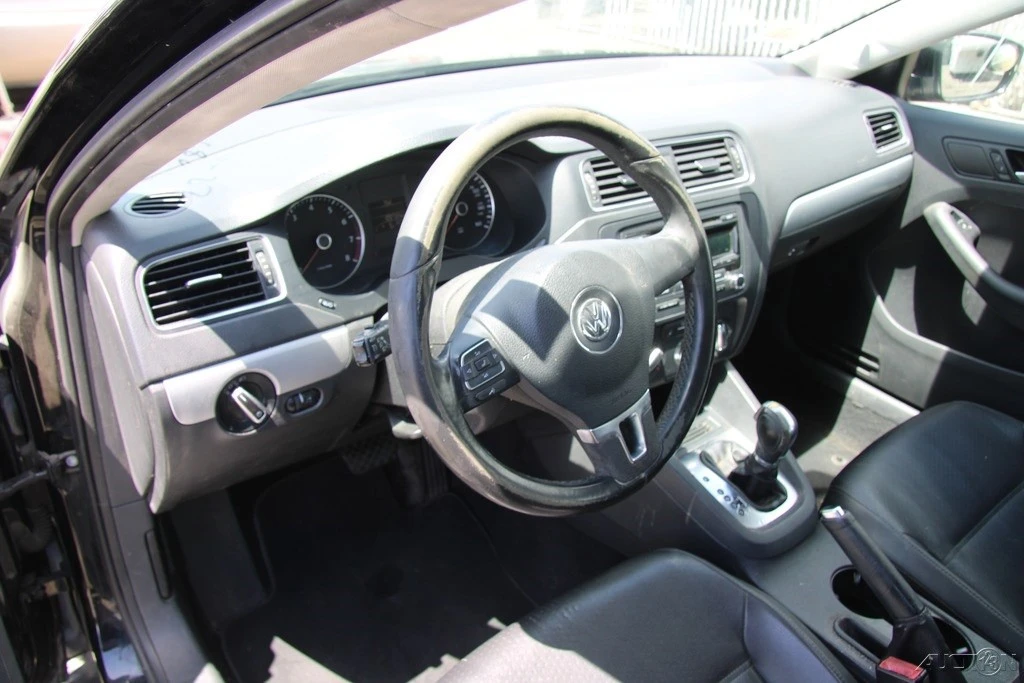 2014 Volkswagen A6 Jetta - Image 16 of 24