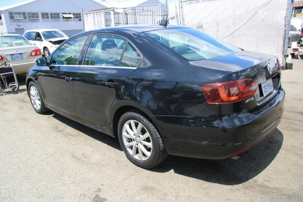 2014 Volkswagen A6 Jetta - Image 5 of 24