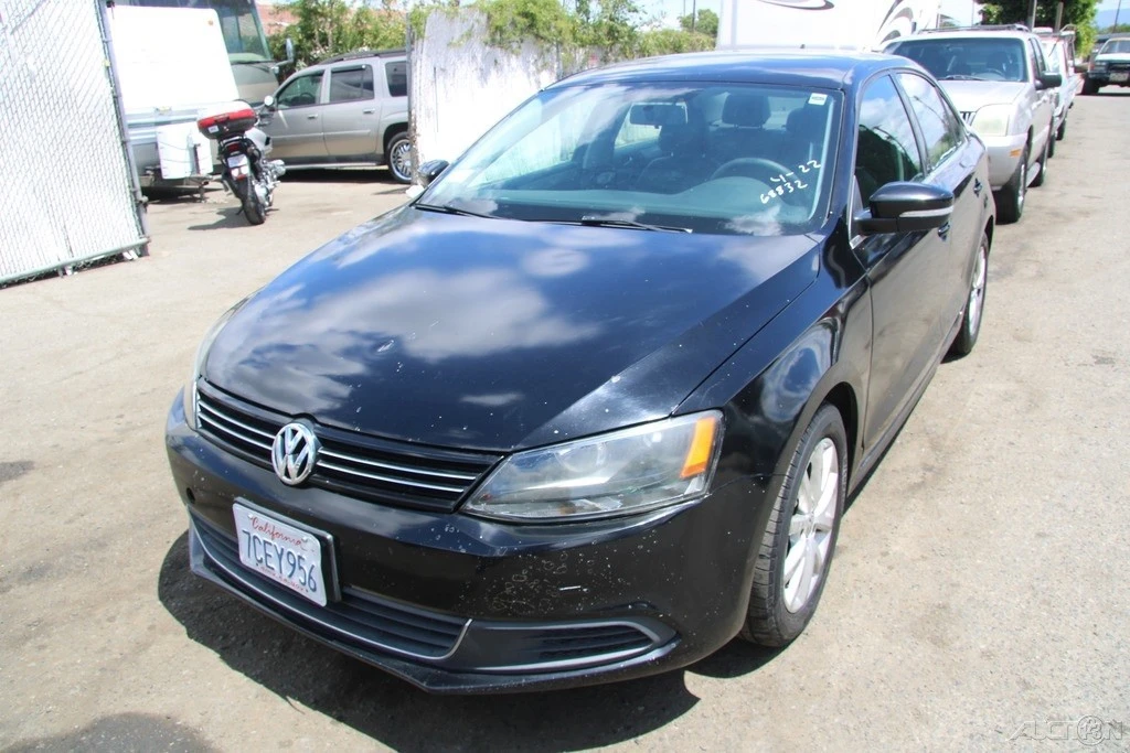 2014 Volkswagen A6 Jetta - Image 2 of 24