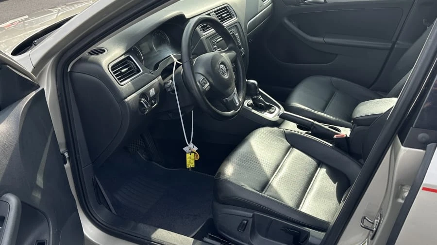 2014 Volkswagen A6 Jetta - Image 5 of 6