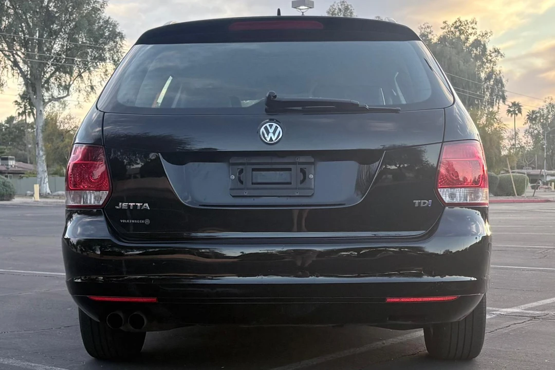 2014 Volkswagen A6 Jetta - Image 5 of 31
