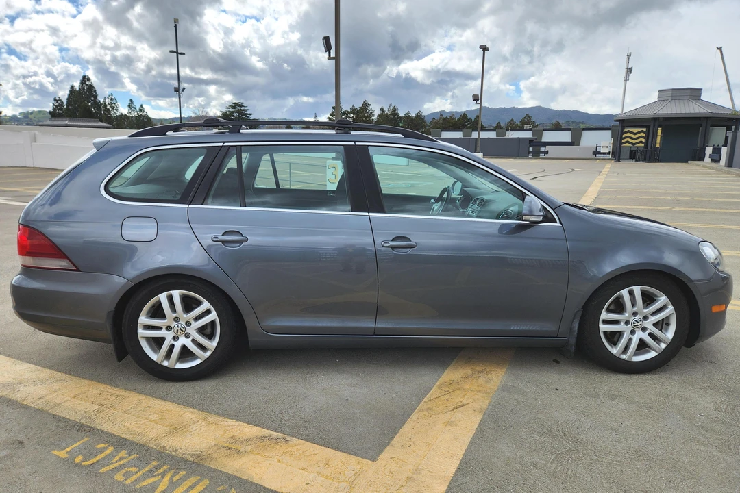 2014 Volkswagen A4 Jetta - Image 3 of 31