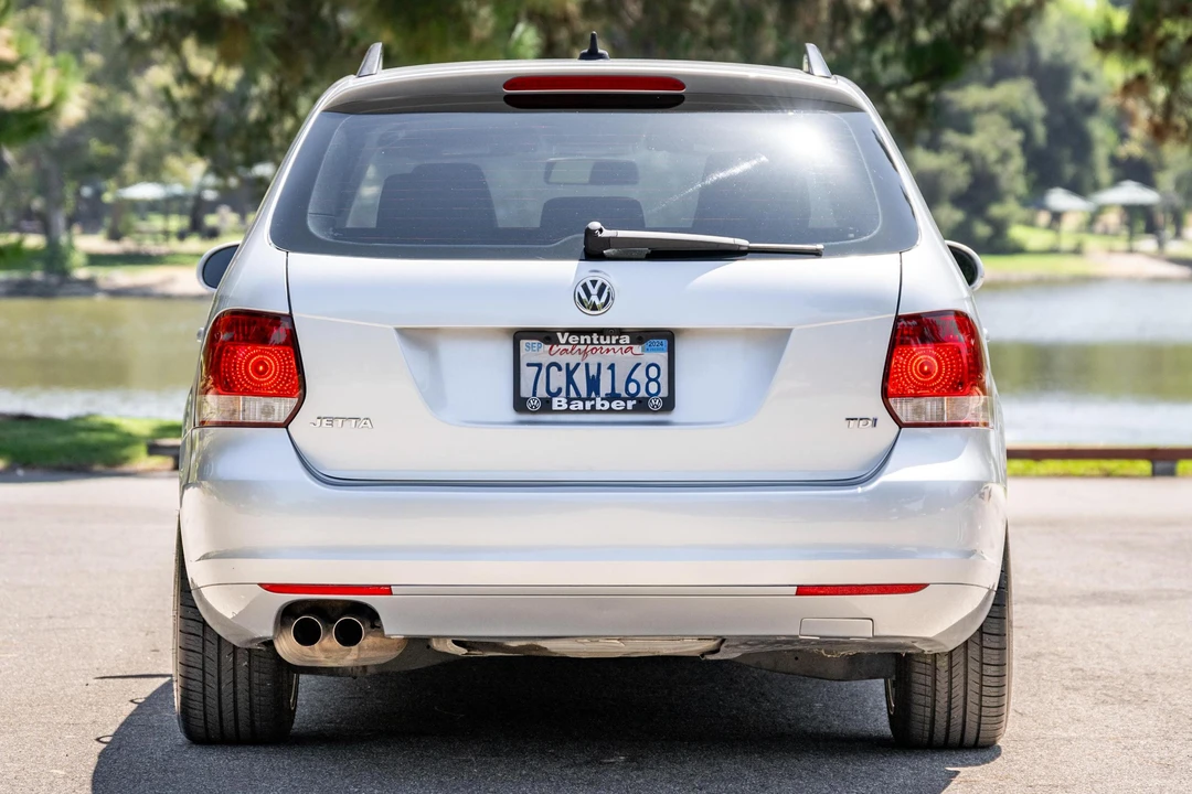 2014 Volkswagen A6 Jetta - Image 5 of 31
