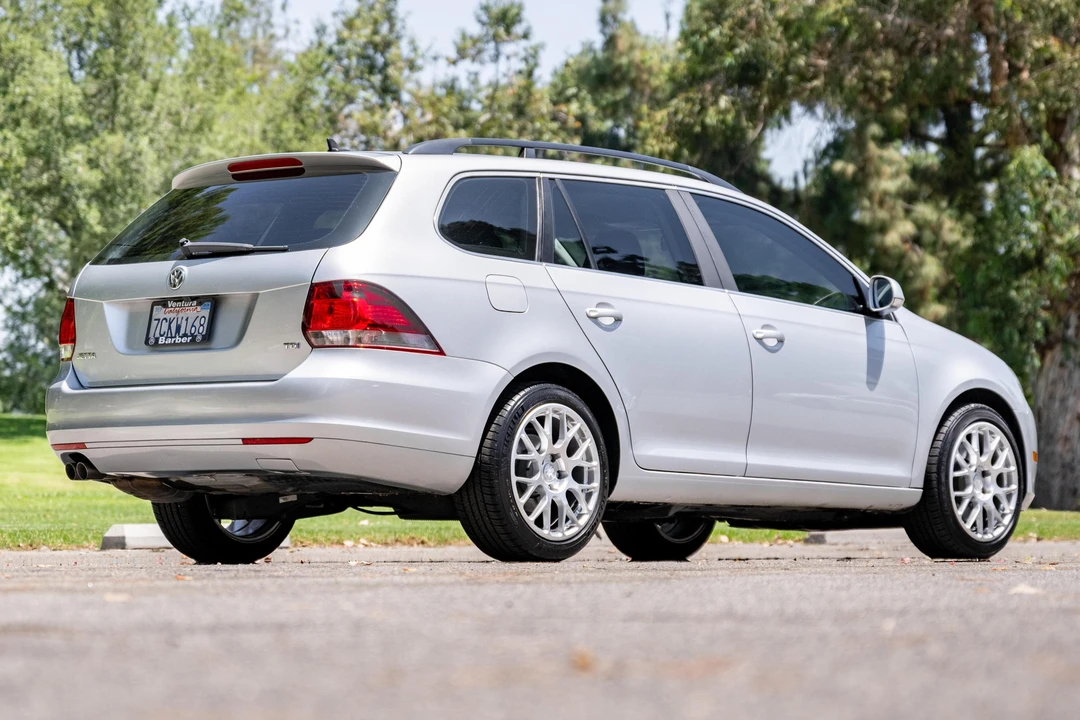 2014 Volkswagen A6 Jetta - Image 4 of 31