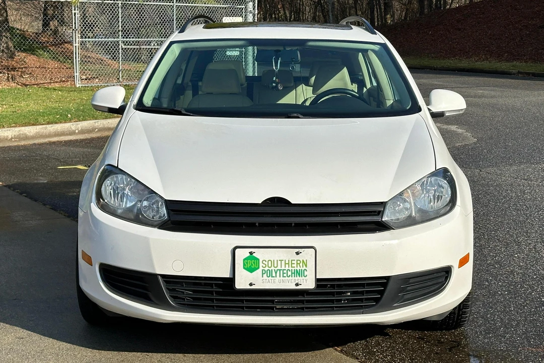 2014 Volkswagen A6 Jetta - Image 2 of 31