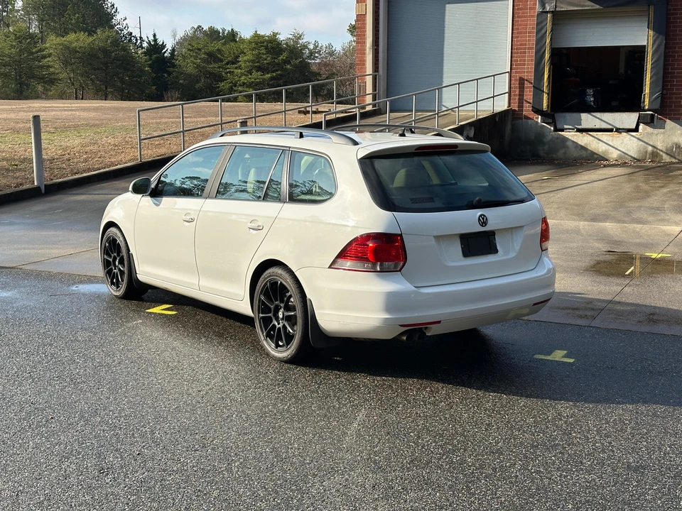 2014 Volkswagen A6 Jetta - Image 10 of 31