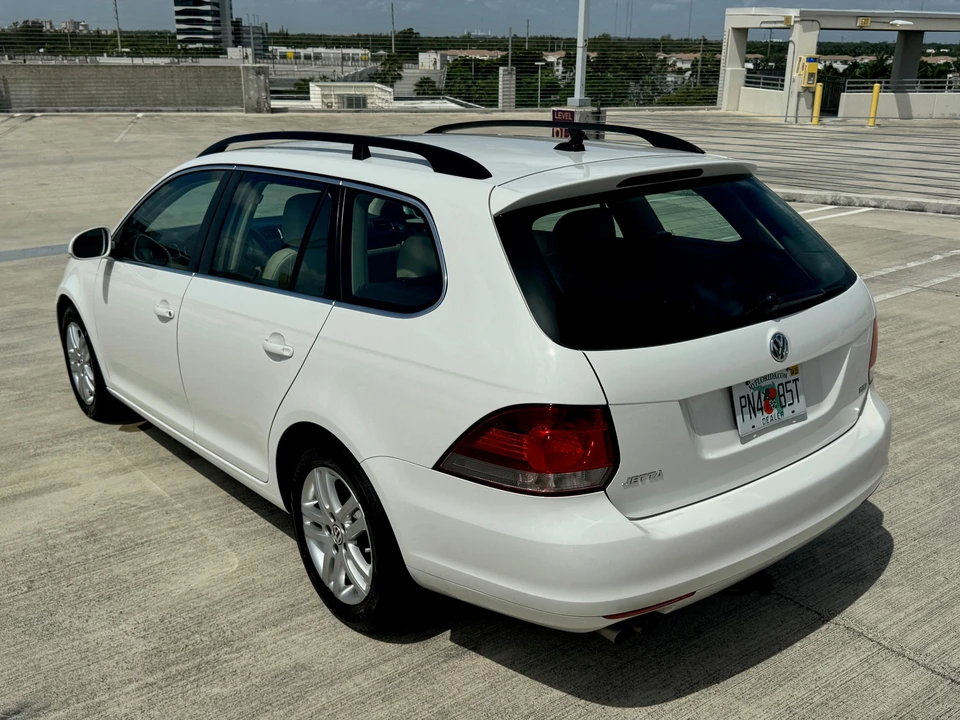2014 Volkswagen A4 Jetta - Image 14 of 31
