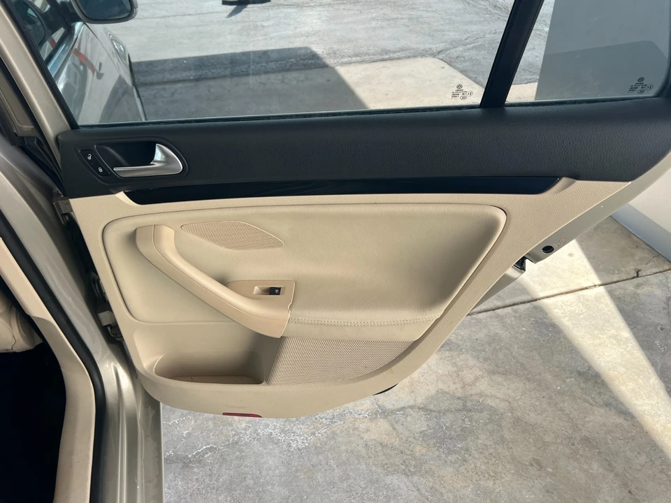 2014 Volkswagen A6 Jetta - Image 13 of 21