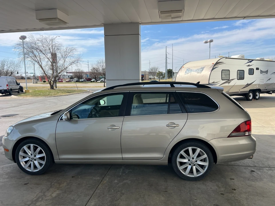 2014 Volkswagen A6 Jetta - Image 8 of 21