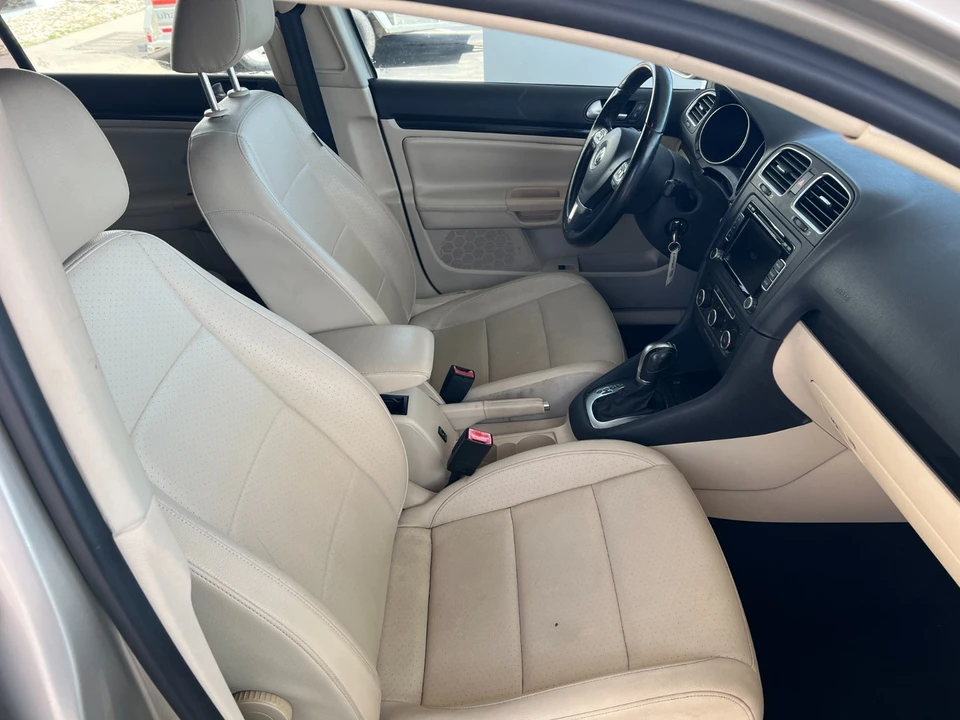 2014 Volkswagen A6 Jetta - Image 16 of 21