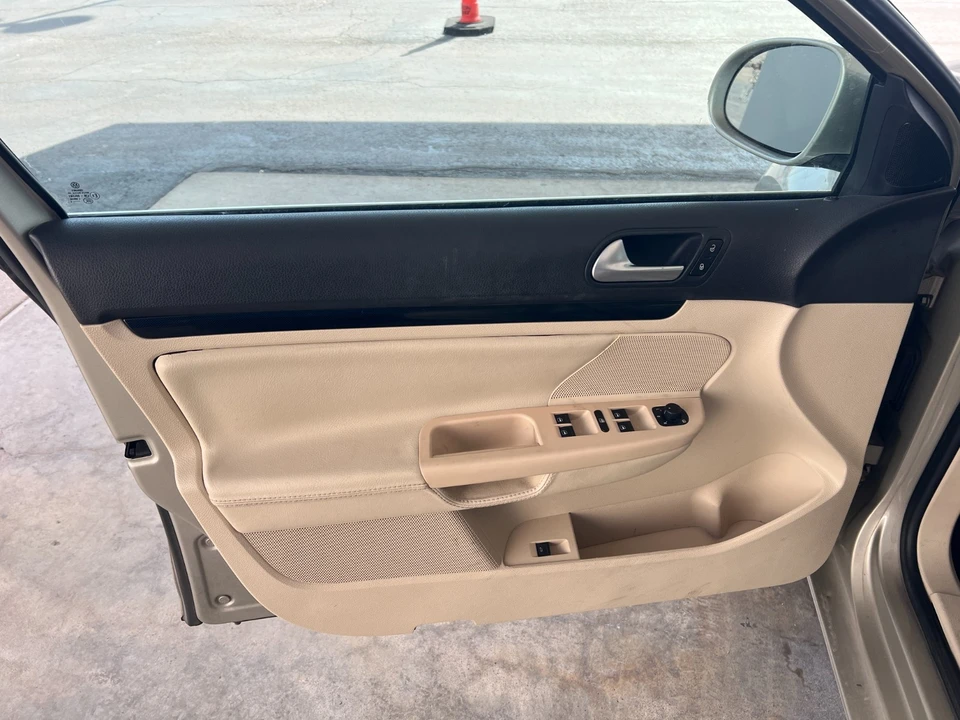 2014 Volkswagen A6 Jetta - Image 10 of 21