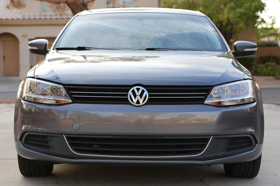 2014 Volkswagen A6 Jetta - Image 2 of 3
