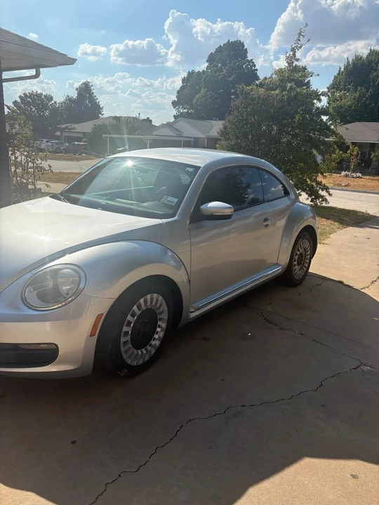 2014 Volkswagen A5 Beetle - Image 2 of 4
