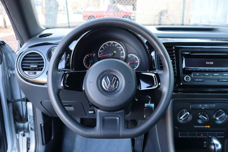 2014 Volkswagen A5 Beetle - Image 5 of 20