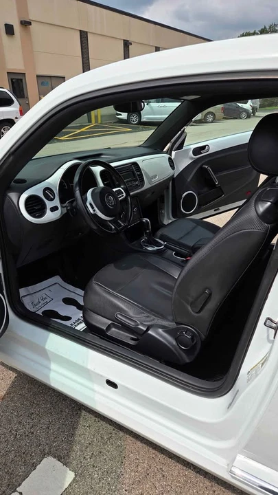 2014 Volkswagen A5 Beetle - Image 5 of 14