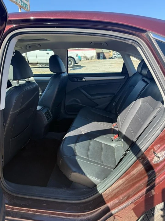 2014 Volkswagen Passat - Image 11 of 19