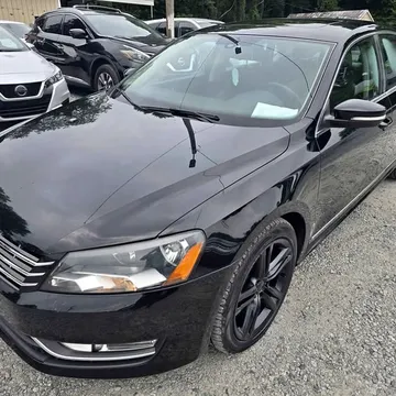 2014 Volkswagen Passat 1.8T Limited Edition Sedan 4D