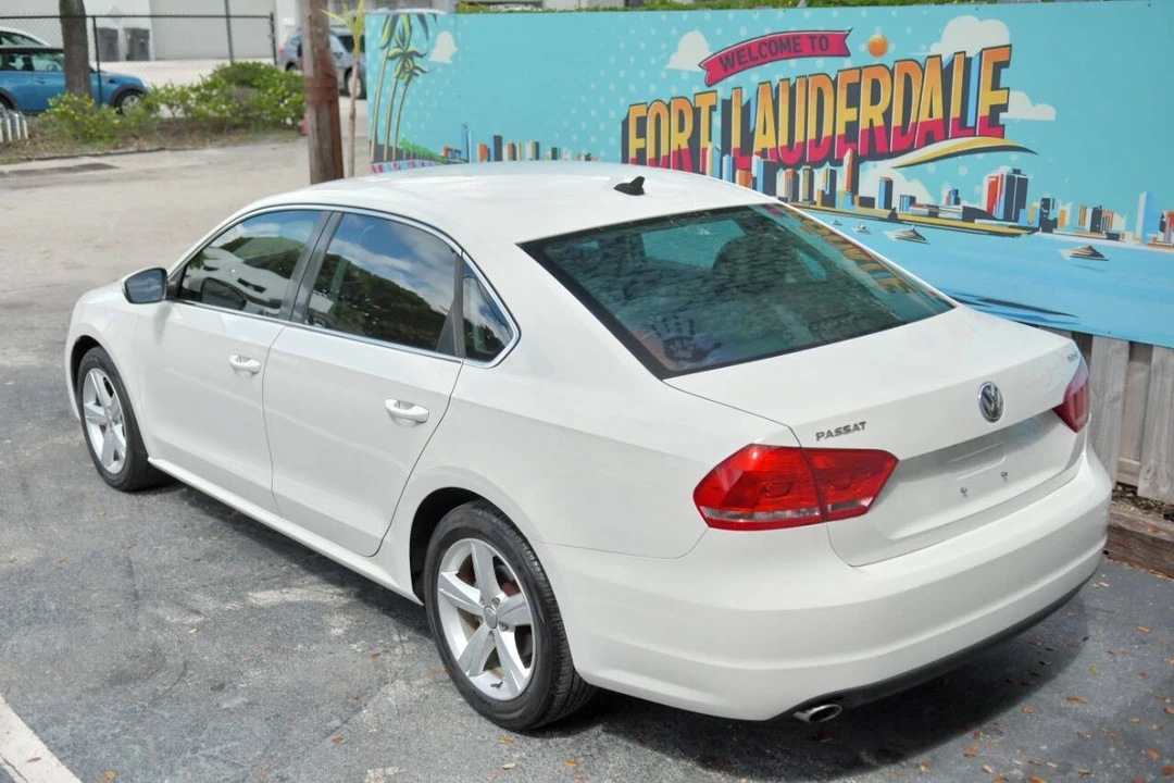 2014 Volkswagen Passat - Image 6 of 12
