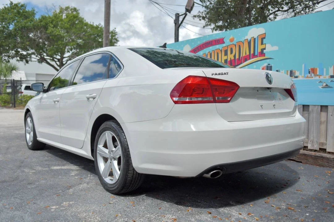 2014 Volkswagen Passat - Image 7 of 12