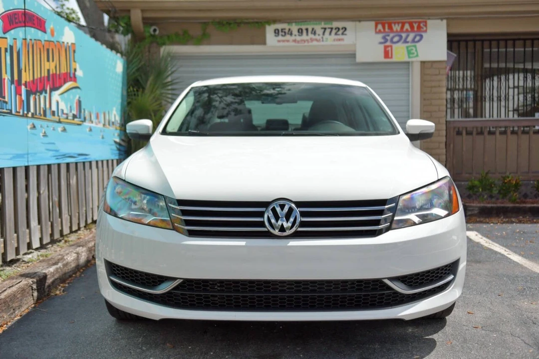 2014 Volkswagen Passat - Image 2 of 12