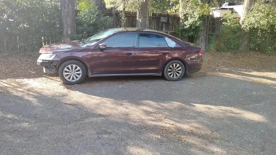 2014 Volkswagen Passat - Image 2 of 2