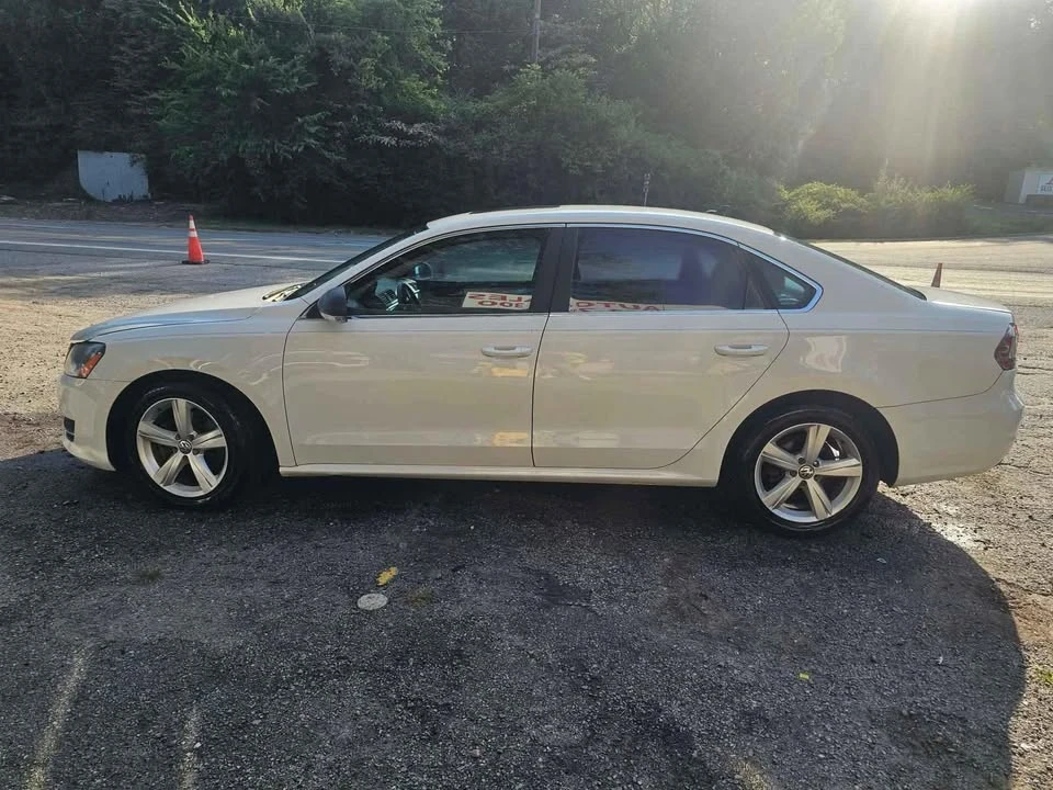 2014 Volkswagen Passat - Image 3 of 5