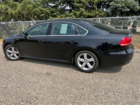 2014 Volkswagen Passat 1.8T Wolfsburg Edition Sedan 4D