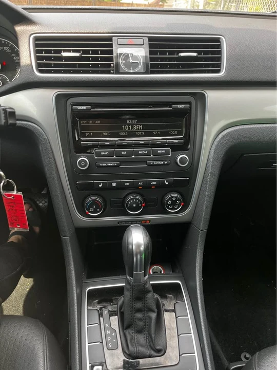 2014 Volkswagen Passat - Image 6 of 9