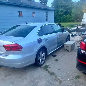 2014 Volkswagen Passat 1.8T Wolfsburg Edition