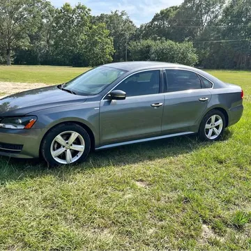 2014 Volkswagen Passat 1.8T Wolfsburg Edition Sedan 4D