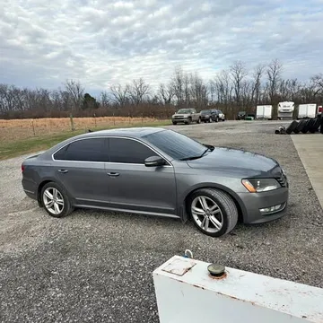 2014 Volkswagen Passat 2.0T SEL Premium Sedan 4D