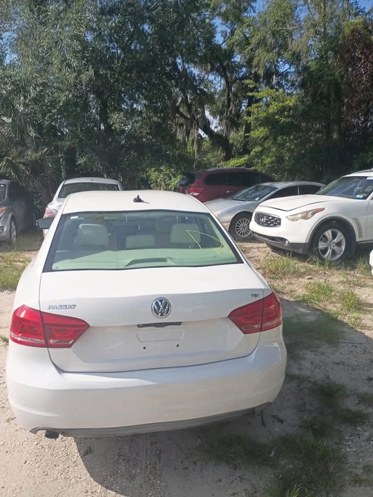 2014 Volkswagen Passat - Image 8 of 9