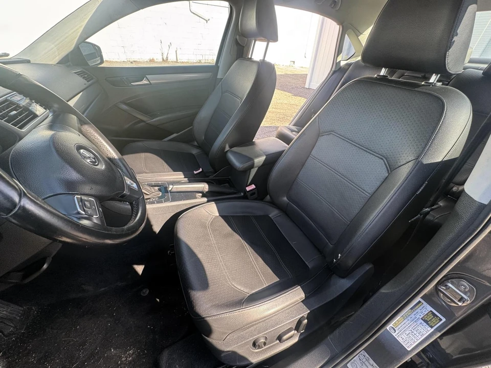 2014 Volkswagen Passat - Image 10 of 21