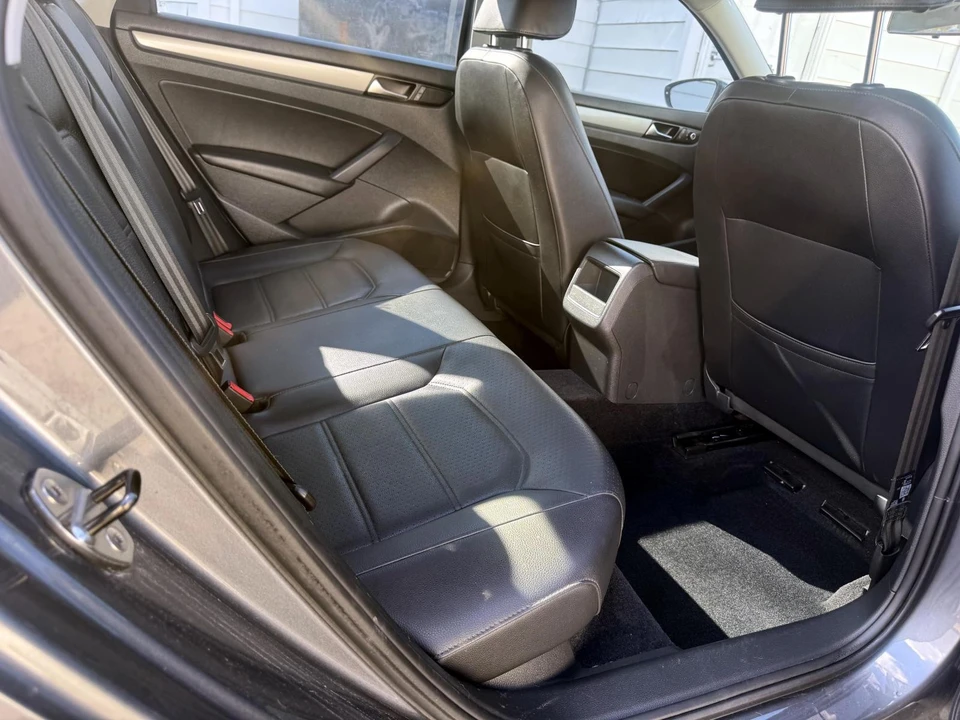 2014 Volkswagen Passat - Image 14 of 21