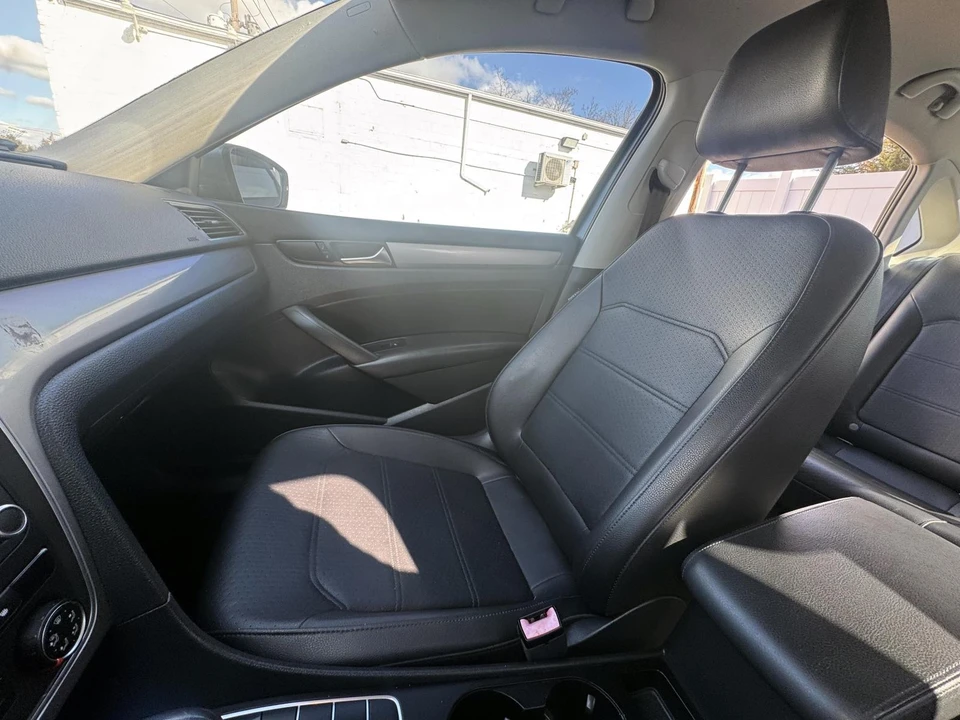 2014 Volkswagen Passat - Image 11 of 21