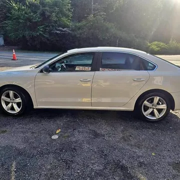 2014 Volkswagen Passat SE