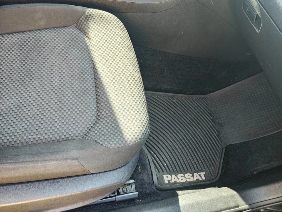 2014 Volkswagen Passat - Image 17 of 20