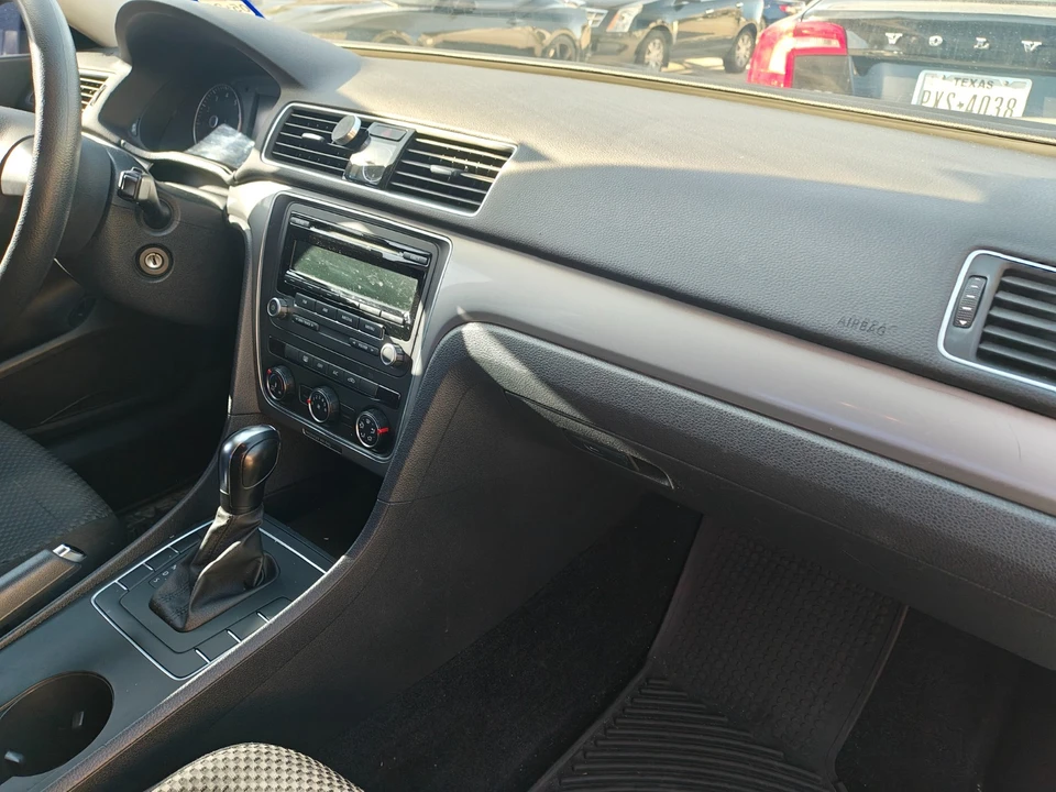2014 Volkswagen Passat - Image 12 of 20