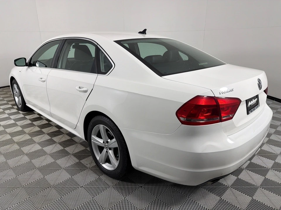 2014 Volkswagen Passat - Image 6 of 12