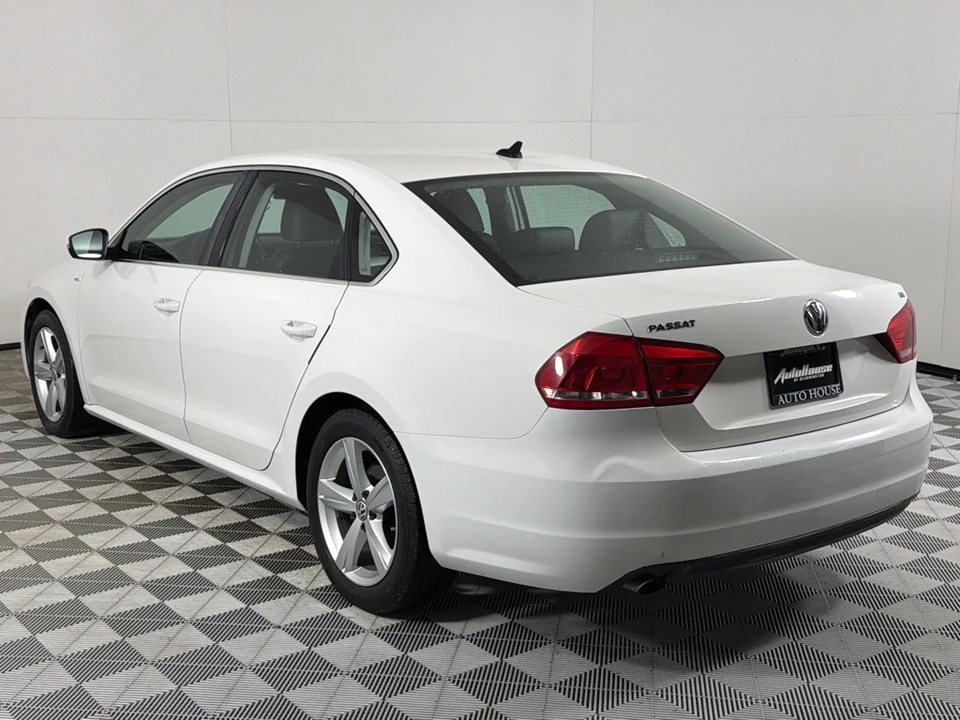 2014 Volkswagen Passat - Image 5 of 12