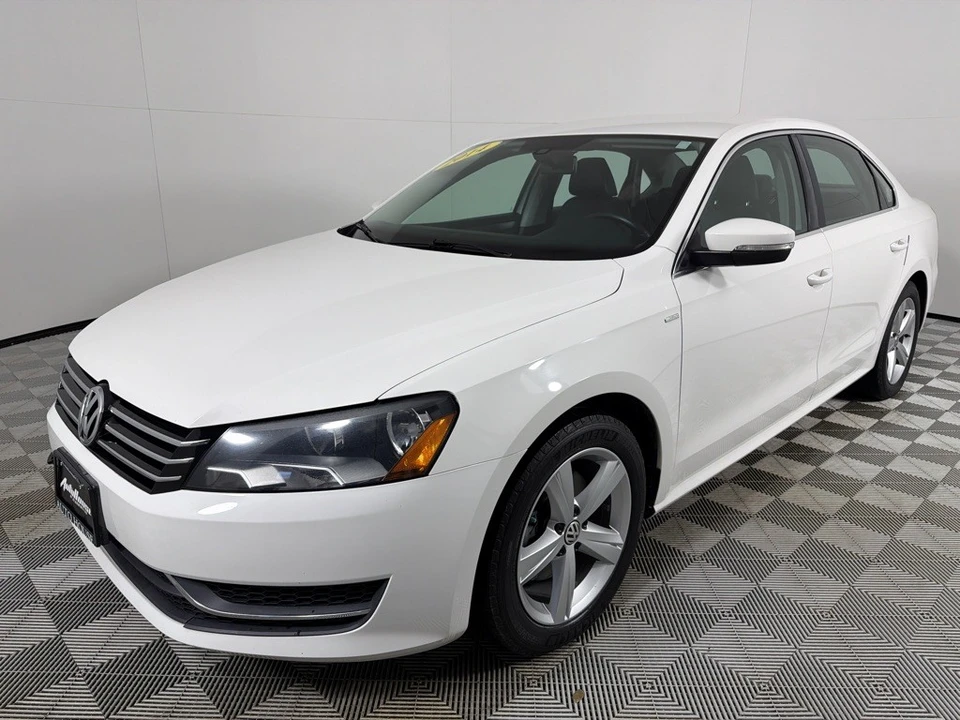 2014 Volkswagen Passat - Image 8 of 12
