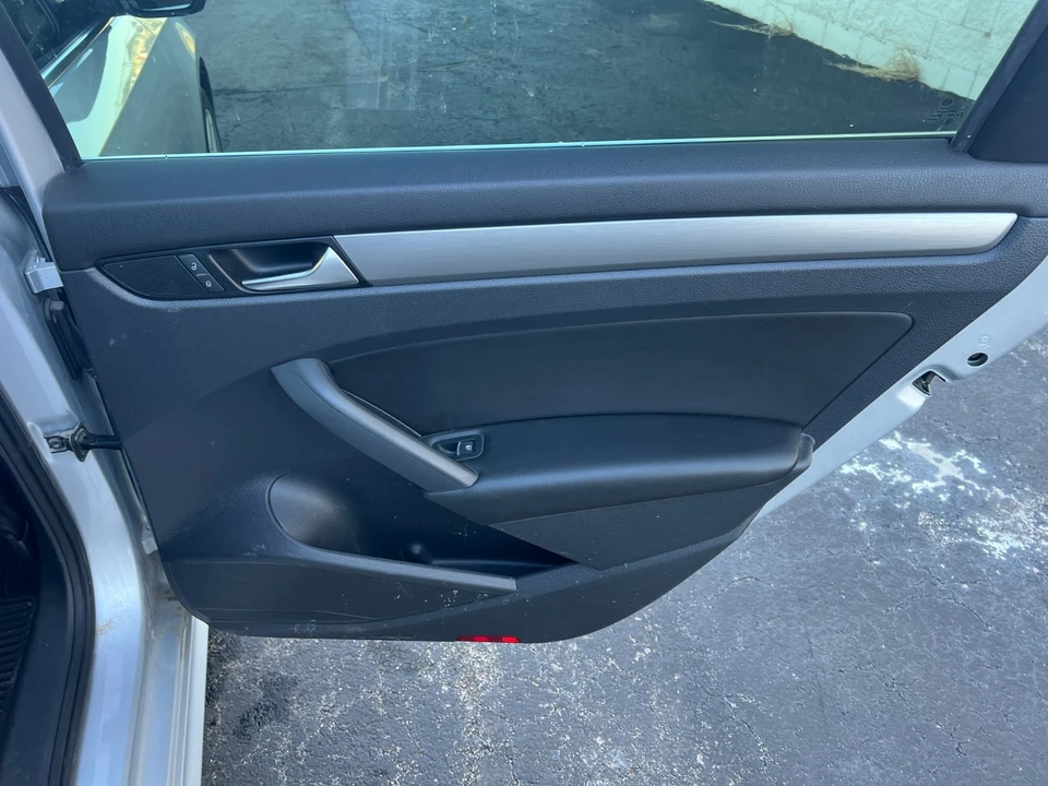 2014 Volkswagen Passat - Image 13 of 20