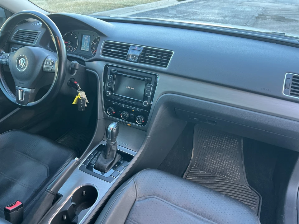 2014 Volkswagen Passat - Image 17 of 20
