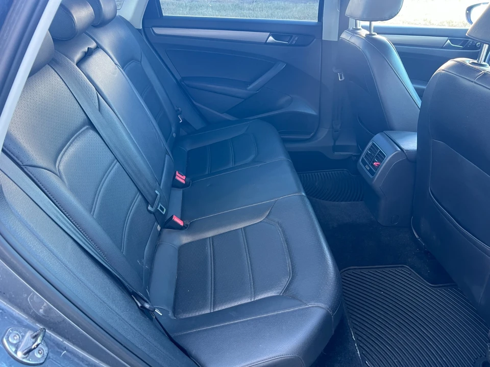 2014 Volkswagen Passat - Image 15 of 21