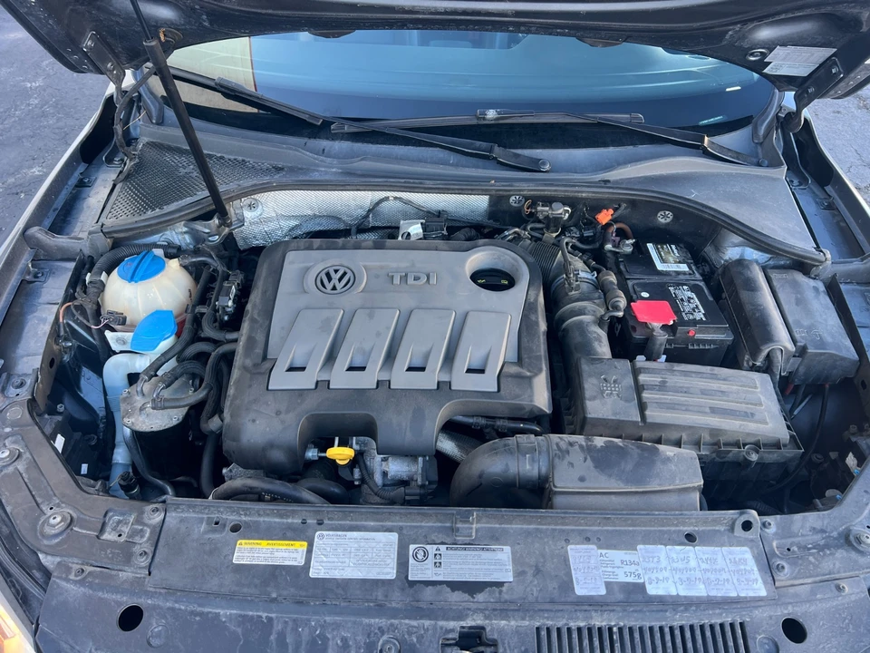 2014 Volkswagen Passat - Image 19 of 21