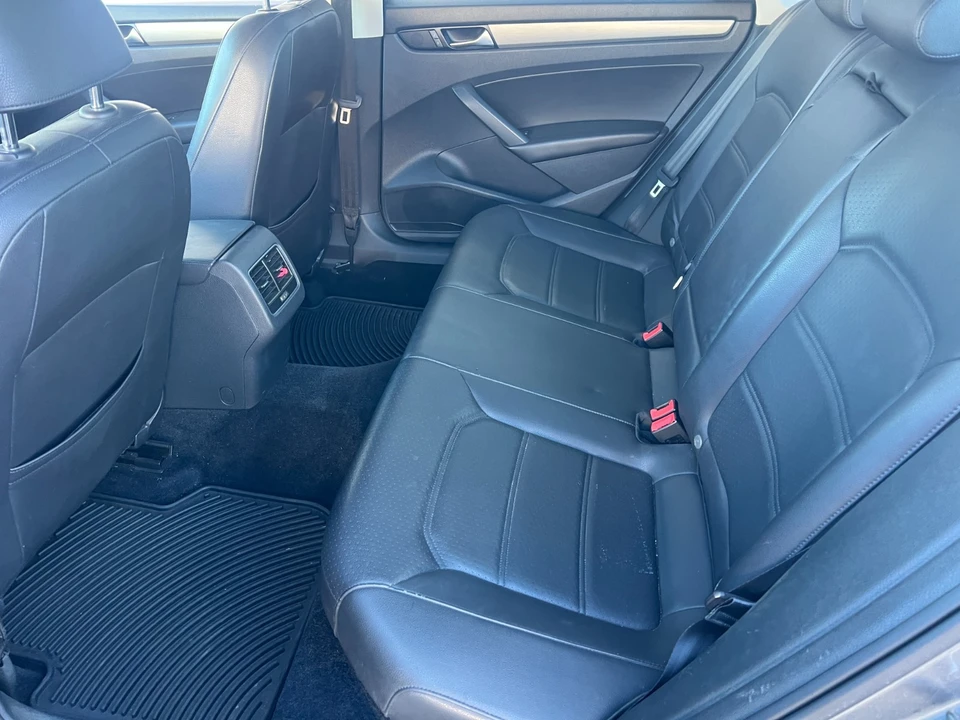 2014 Volkswagen Passat - Image 13 of 21