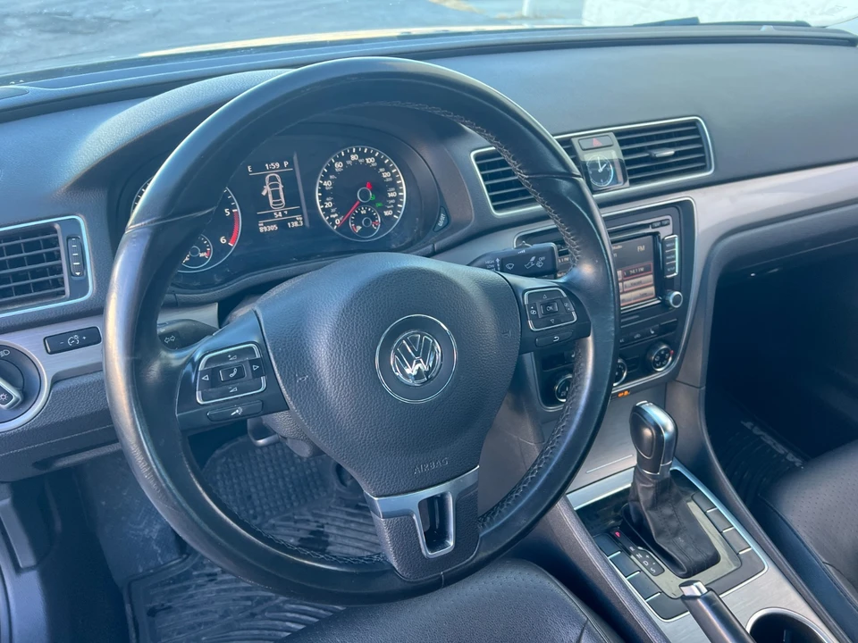 2014 Volkswagen Passat - Image 10 of 21