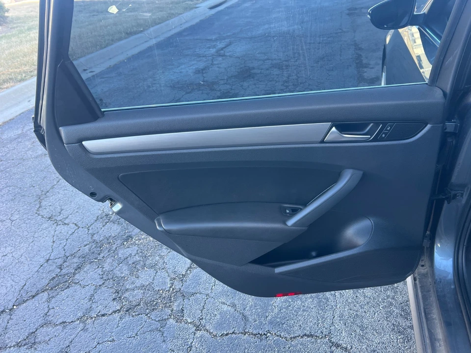 2014 Volkswagen Passat - Image 12 of 21