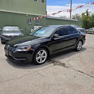2014 Volkswagen Passat SE Sedan 4D