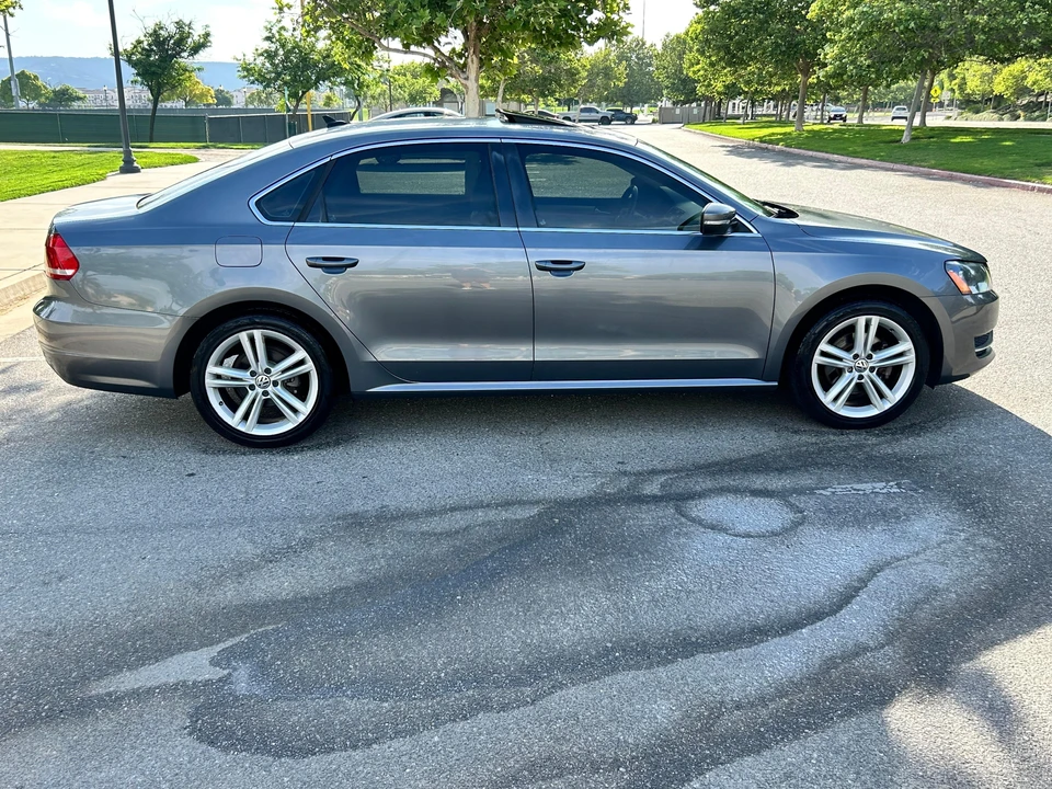 2014 Volkswagen Passat - Image 10 of 31